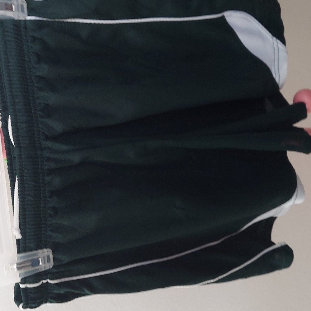 Ladies green athletic shorts xl